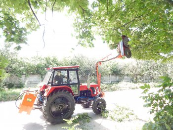 Обрізувач дерев і лісосмуг MaxiMarin на трактор МТЗ