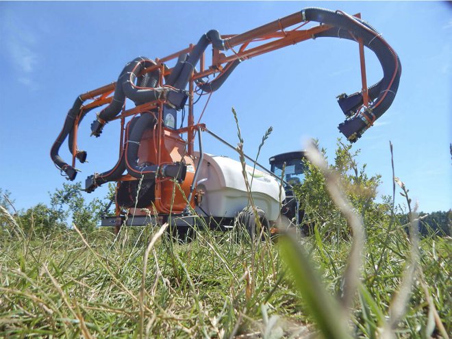 Two-row vineyard sprayer of turbine type MaxiMarin 